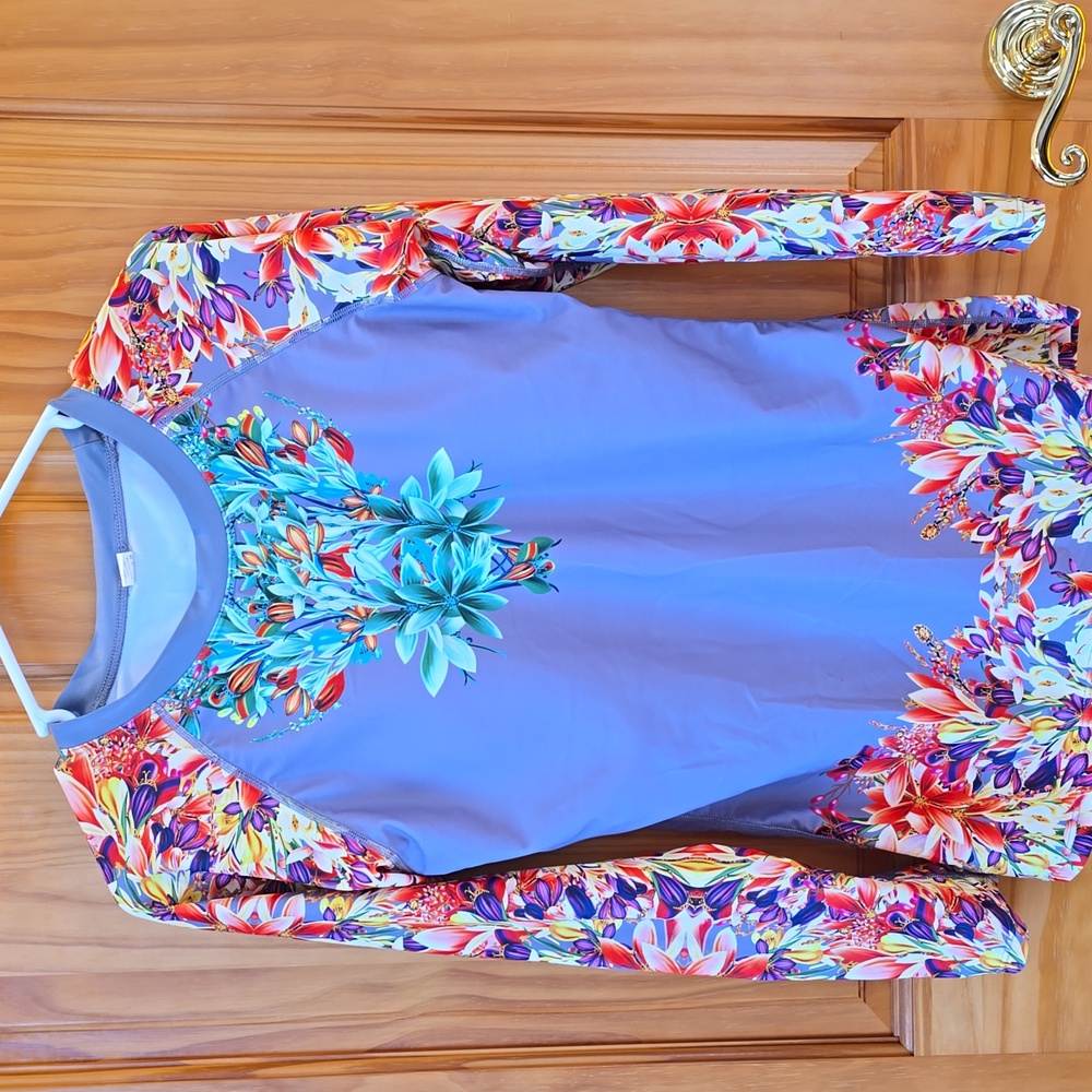 Womens Rash Guard - Picture 2 of 4